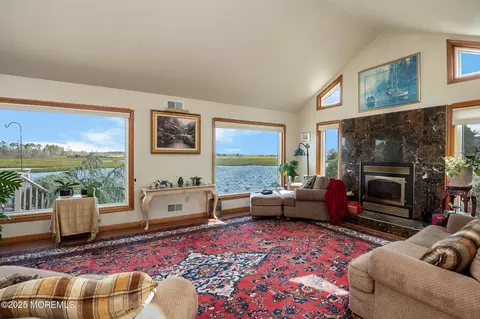 Living - 709 Richmond Dr, Forked River, NJ 08731 photo 2 of 4