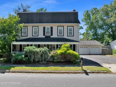 29 School Rd W, Marlboro, NJ 07746