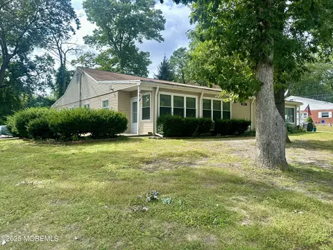 9 Birch Dr #B, Toms River, NJ 08757