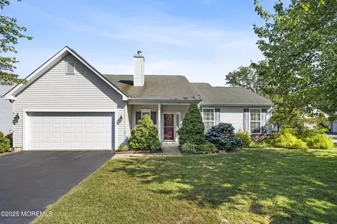 19 Carriage Rd, Whiting, NJ 08759