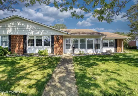 991 Argyll Cir # B, Lakewood, NJ 08701