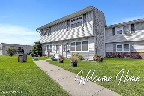 14 California Ct #709, Matawan, NJ 07747