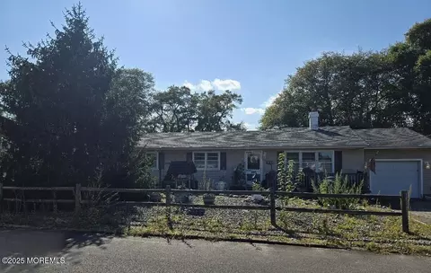 1409 Susan Ln, Point Pleasant, NJ 08742