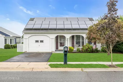59 Hastings Rd, Manchester, NJ 08759