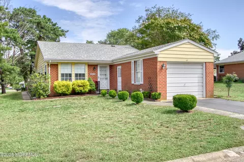 47 Franklin Ln, Whiting, NJ 08759