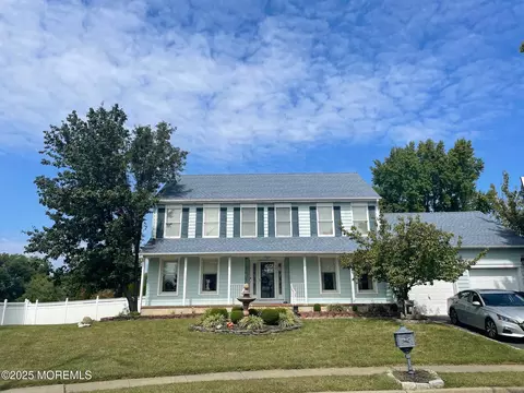 12 Kingsbridge Ct, Hazlet, NJ 07730