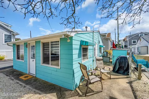 Exterior - 21 E Dune Way, Lavallette, NJ 08735 photo 2 of 3