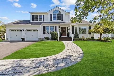 1153 Aster Dr, Toms River, NJ 08753