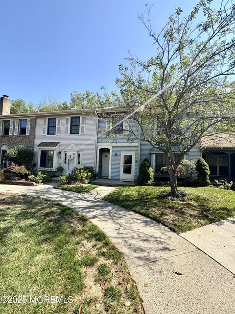 6 Claridge Ct #4, Freehold, NJ 07728