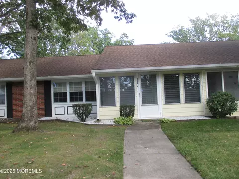 262 Kingston Ct # A, Lakewood, NJ 08701