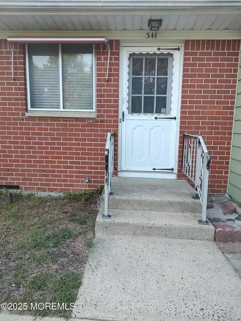 34 Musket Ln, Whiting, NJ 08759