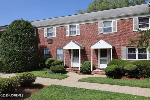123 Manor Dr, Red Bank, NJ 07701