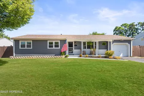 327 Hudson Dr, Brick, NJ 08723