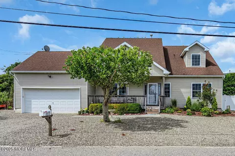 1615 Tamiami Rd, Forked River, NJ 08731