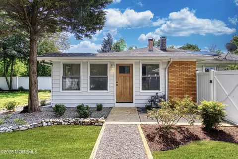 60 Berkshire Ct, Toms River, NJ 08753