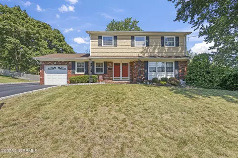 30 Forrest Hill Dr, Howell, NJ 07731