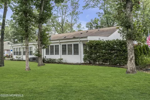 3 Willow St #C, Toms River, NJ 08757