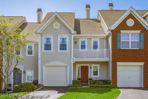 32 Bristel Rd #212, Holmdel, NJ 07733