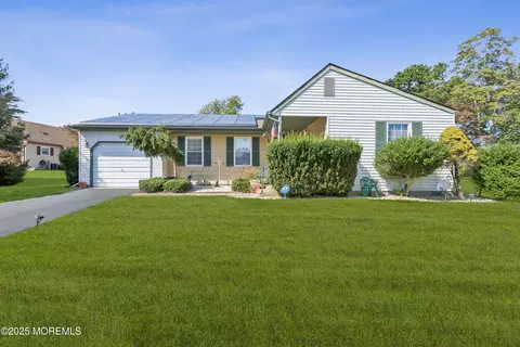 3 Rutland Ct #63, Whiting, NJ 08759
