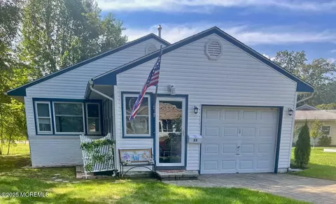 23 Wall Cress Ct, Toms River, NJ 08755