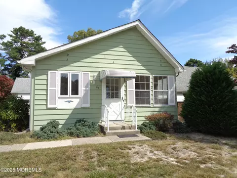 6 A Flintlock Ln, Whiting, NJ 08759