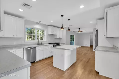 Kitchen - 23 Marlin Ln, Waretown, NJ 08758 photo 1 of 4