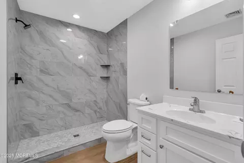 Bath - 23 Marlin Ln, Waretown, NJ 08758 photo 2 of 2