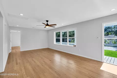 Living - 23 Marlin Ln, Waretown, NJ 08758 photo 1 of 3