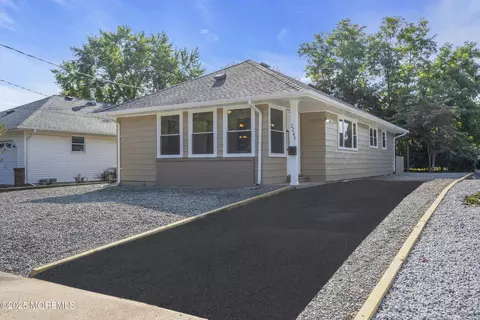 2245 Mount Hood Ln, Toms River, NJ 08753