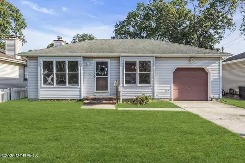 2607 Spruce St, Point Pleasant, NJ 08742