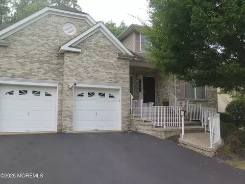 108 Scarborough Way, Marlboro, NJ 07746