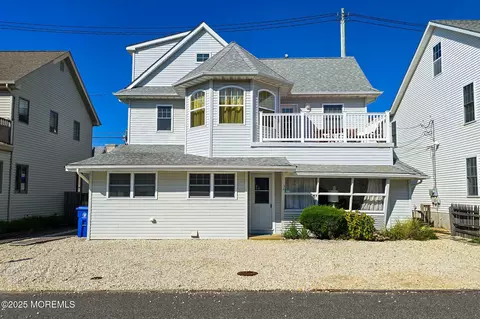 34 S Surf Rd, Lavallette, NJ 08735