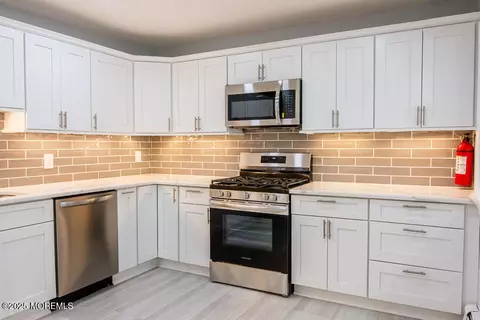 9 Cypress St # D, Manchester, NJ 08759