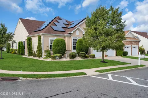 30 Eagleswood Dr, Waretown, NJ 08758