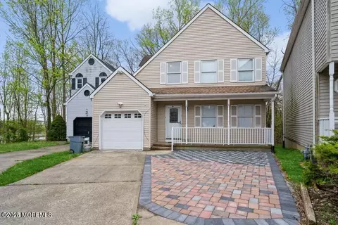 34 Oak Knoll Dr, Matawan, NJ 07747