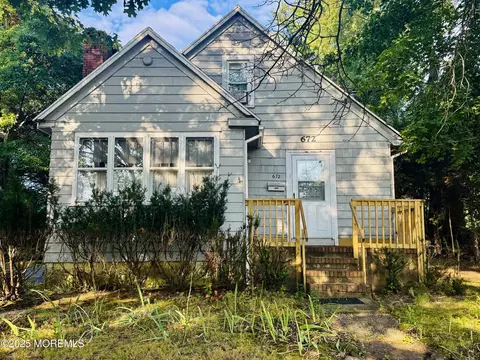 672 N Beers St, Holmdel, NJ 07733