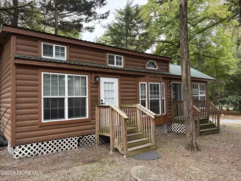 724 Monmouth Rd #26, Cream Ridge, NJ 08514