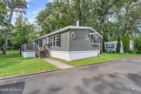 45 Marcia Memorial Cir, Jackson, NJ 08527