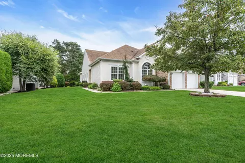 83 Spring Lake Blvd, Waretown, NJ 08758