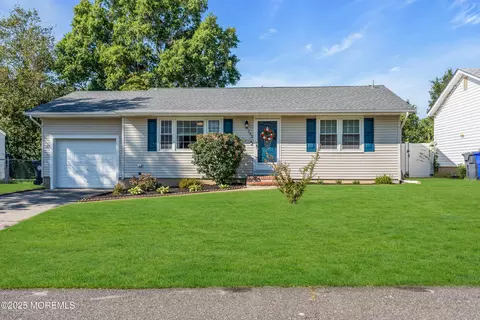 542 California Ave, Brick, NJ 08724