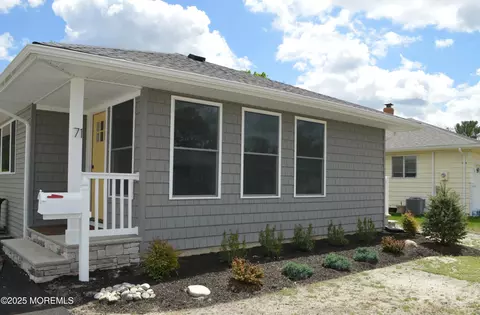 71 Montserrat St, Toms River, NJ 08757