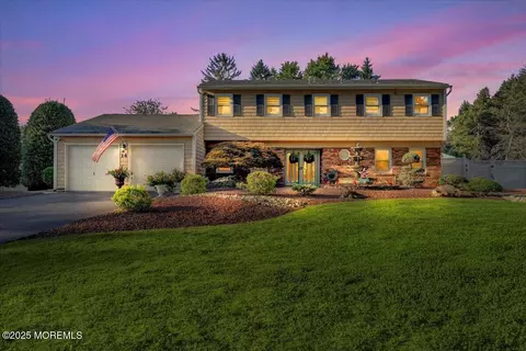 14 Birch Hill Rd, Freehold, NJ 07728