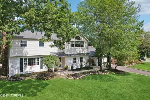 12 Woodridge Ave, Toms River, NJ 08755