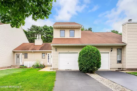 29 S Sailors Quay Dr, Brick, NJ 08723