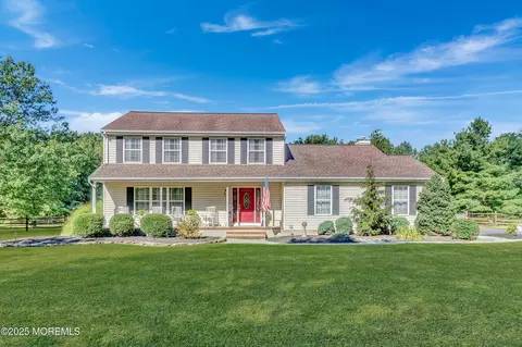 250 Warren Dr, Wrightstown, NJ 08562