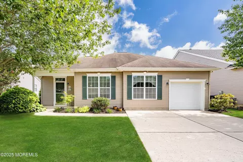31 Pelican Ln, Little Egg Harbor, NJ 08087