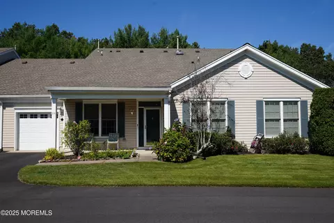 55 Golden Willows Ave, Lakewood, NJ 08701