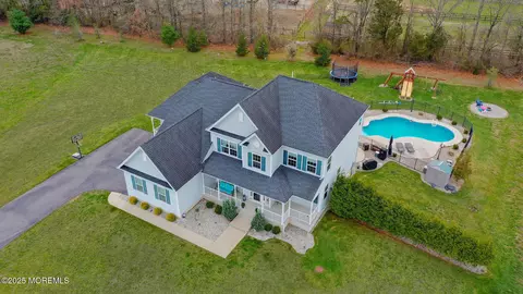 10 Colliers Ct, Jackson, NJ 08527