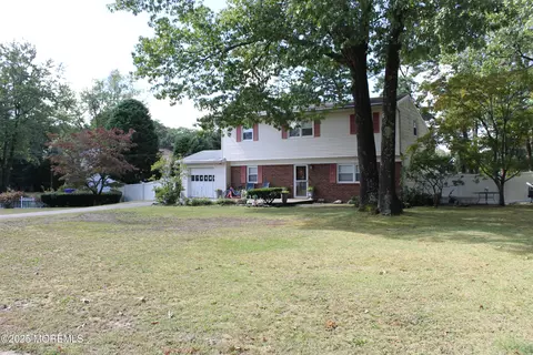 Exterior - 491 Driscol Dr, Brick, NJ 08724 photo 2 of 8