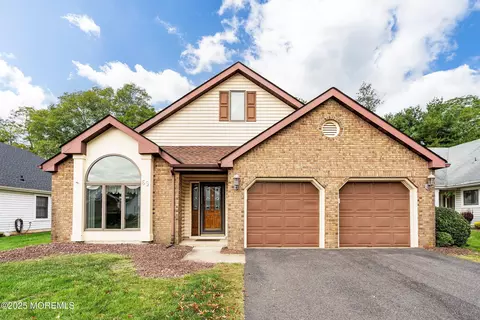 69 Caldwell Ter, Marlboro, NJ 07746